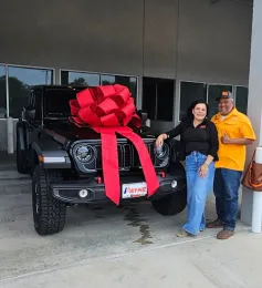 Congratulations to Claudia Arnold Ochoa on purchasing a 2025 Jeep Gladiator Rubicon